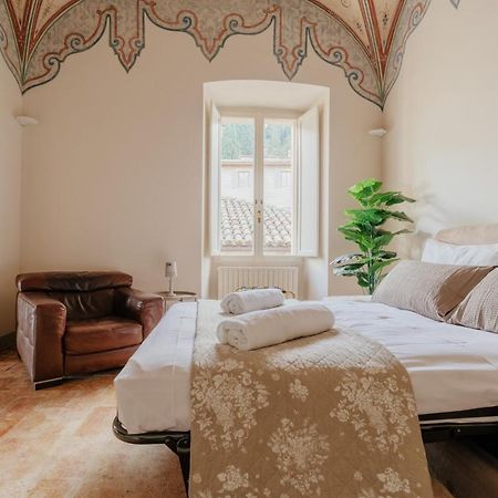 Sotto Gli Affreschi Del 1800 Con Colazione Inclusa Ασίζη Εξωτερικό φωτογραφία