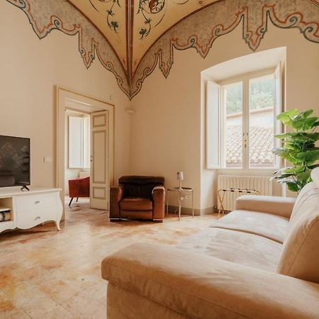 Sotto Gli Affreschi Del 1800 Con Colazione Inclusa Ασίζη Εξωτερικό φωτογραφία